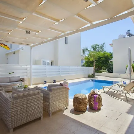 Holiday home Posidonas 3