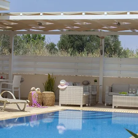 Posidonas 3 Holiday home *