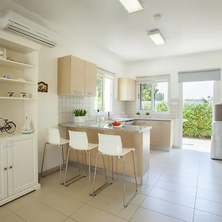 Holiday home Posidonas 3